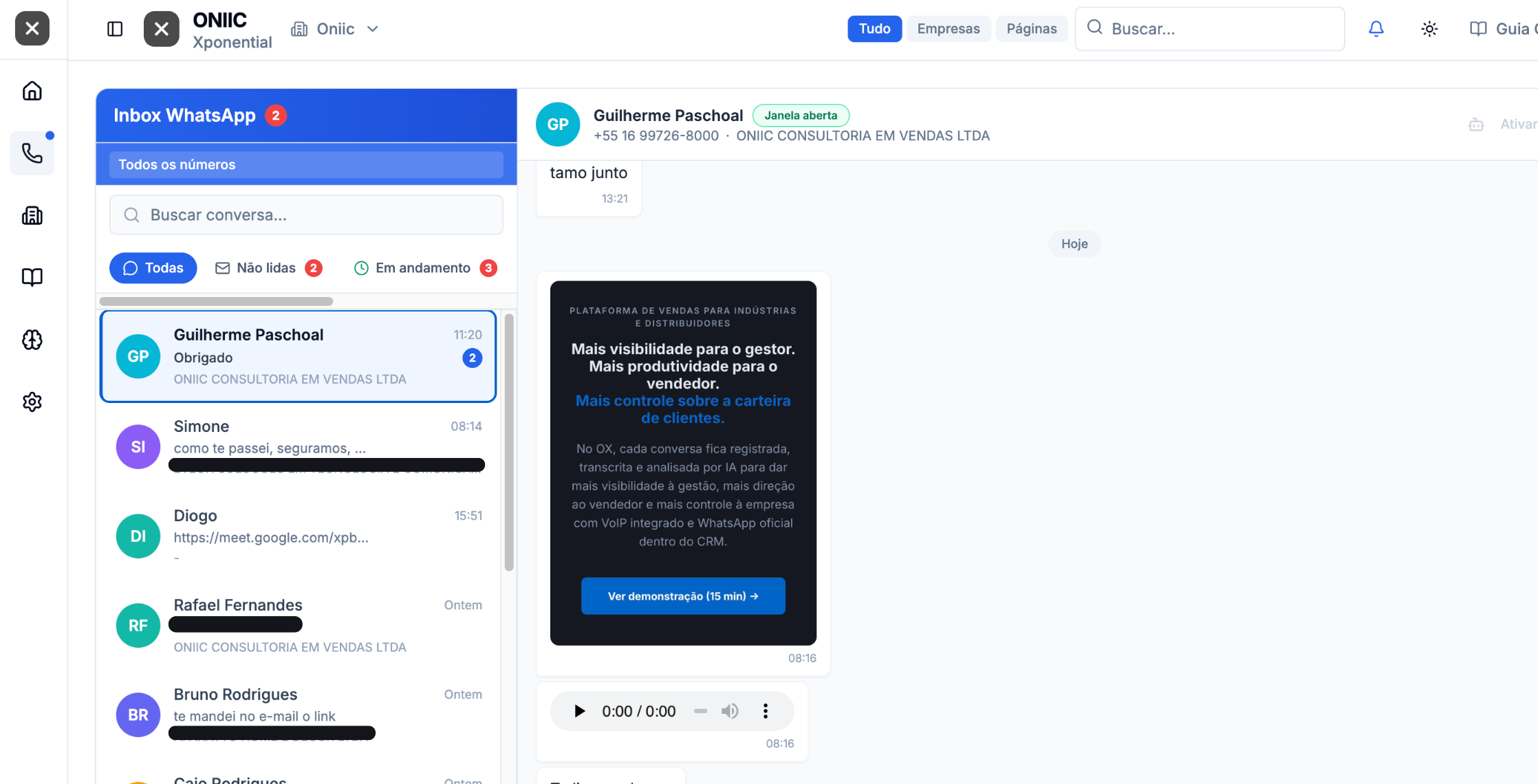 CRM com WhatsApp: painel do OX mostrando conversas de vendas B2B espelhadas em tempo real